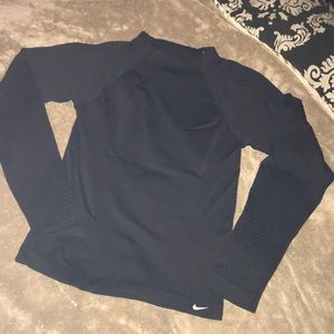 NIKE Dryfit Top | S/M